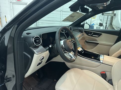 New 2026 Mercedes-Benz GLC 300 image 9