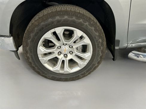 Used 2024 Chevrolet Silverado 1500 LTZ w/ LTZ Premium Package image 33