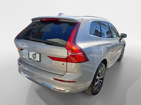 Certified 2023 Volvo XC60 B5 Plus w/ Climate Package image 17