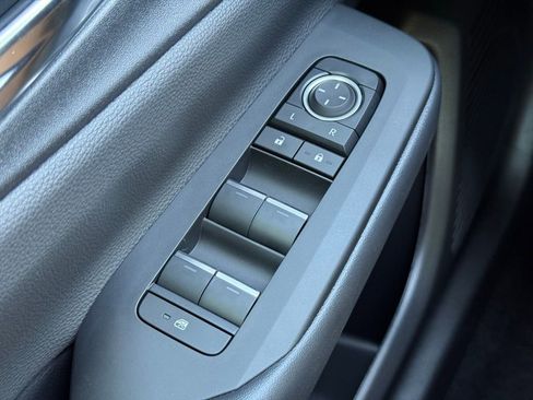 New 2026 Toyota Prius Plug-In Hybrid image 18