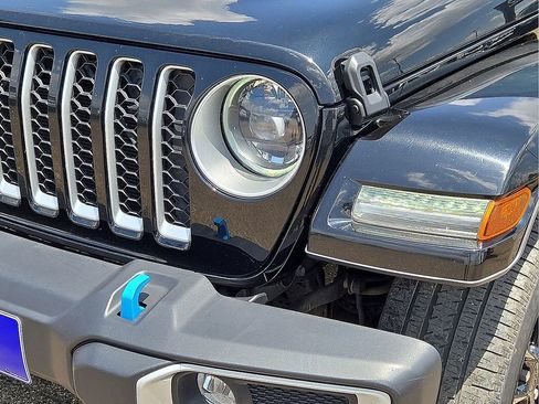 Used 2023 Jeep Wrangler Unlimited Sahara image 10