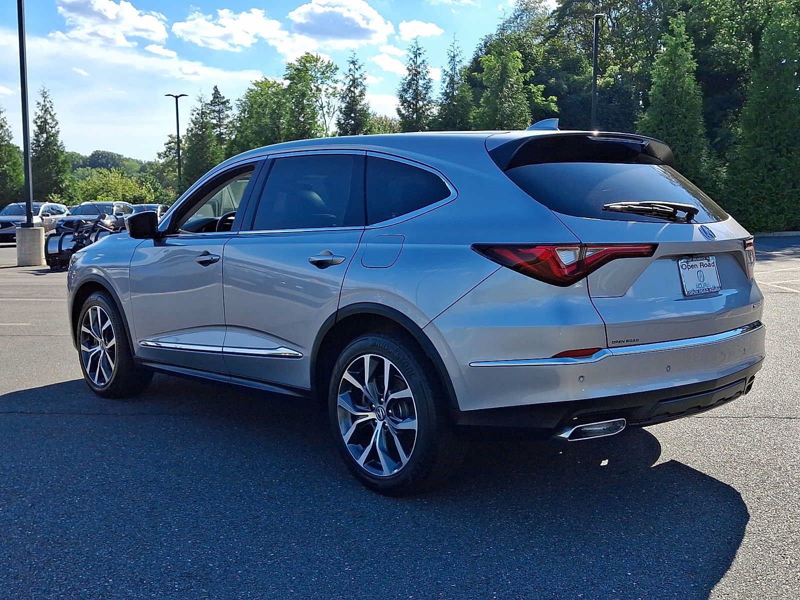 Used 2024 Acura MDX w/ Technology Package AWD/4WD image 4