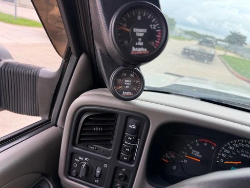 Used 2005 Chevrolet Silverado 3500 LT w/ Heavy-Duty Power Package AWD/4WD image 5