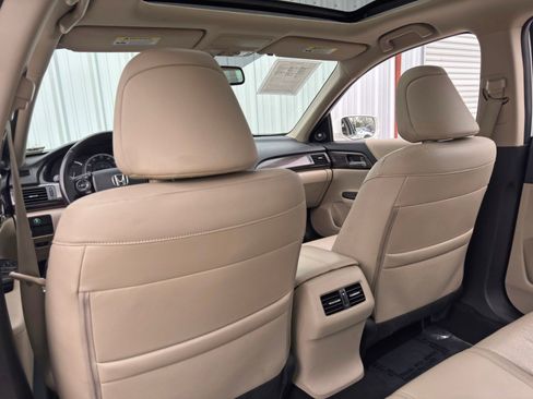 Used 2017 Honda Accord EX-L image 33