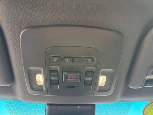 Used 2019 Toyota Avalon XSE image 23