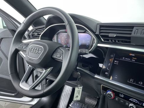 Used 2025 Audi Q3 2.0T Premium image 28