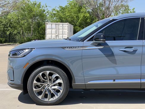 New 2025 Lincoln Aviator Reserve image 4
