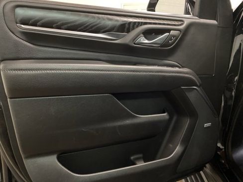 Used 2023 GMC Yukon XL Denali image 32