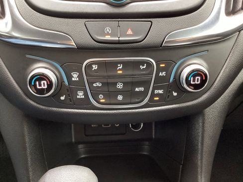 Used 2024 Chevrolet Equinox LT image 23