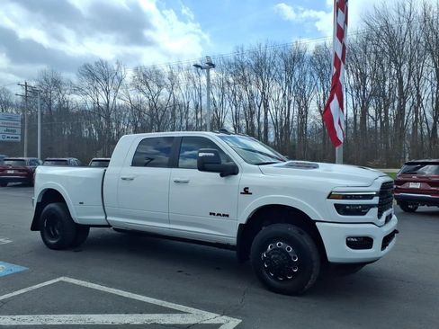Used 2025 RAM 3500 Limited AWD/4WD image 5