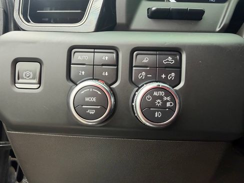 Used 2022 GMC Sierra 1500 AT4 w/ Technology Package AWD/4WD image 27