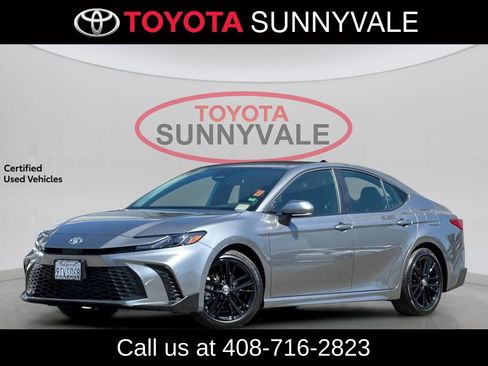Certified 2025 Toyota Camry SE FWD image 1