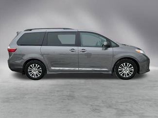Used 2018 Toyota Sienna L video 3