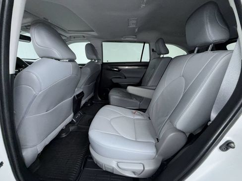 Used 2023 Toyota Highlander Limited AWD/4WD image 13
