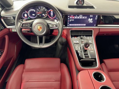 Certified 2022 Porsche Panamera image 27