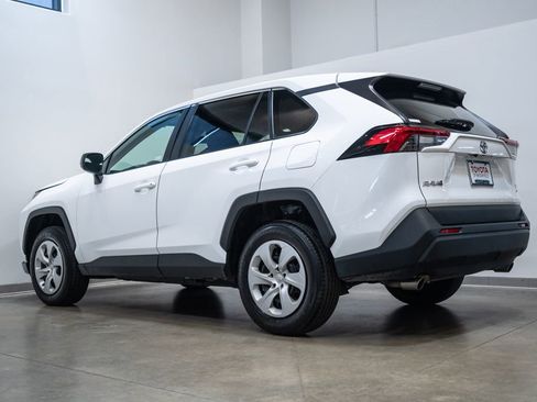 Used 2024 Toyota RAV4 LE AWD/4WD image 7