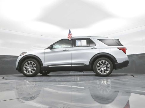 Used 2025 Ford Explorer Platinum RWD image 44