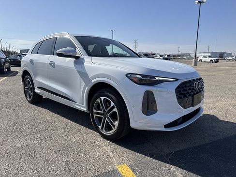 Certified 2025 Audi Q5 Premium Plus w/ Premium Plus image 4