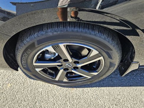 New 2025 Nissan Sentra SV image 16