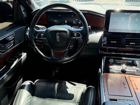 Used 2020 Lincoln Navigator Reserve AWD/4WD image 17