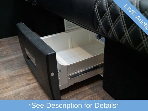 Used 2022 Mercedes-Benz Sprinter 2500 w/ Parking Package image 43