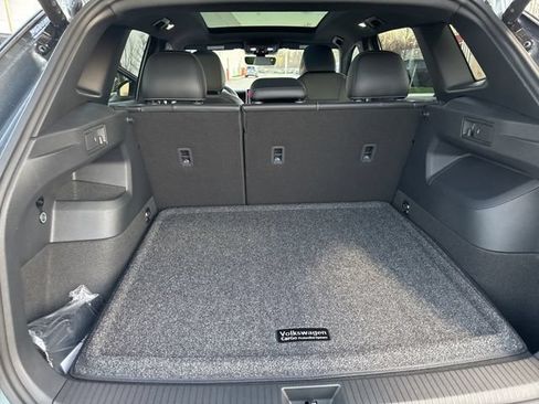 New 2026 Volkswagen Tiguan SE R-Line AWD/4WD image 17