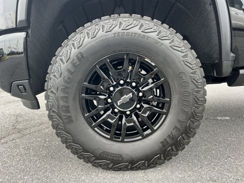 Used 2026 Chevrolet Silverado 2500 ZR2 AWD/4WD image 12