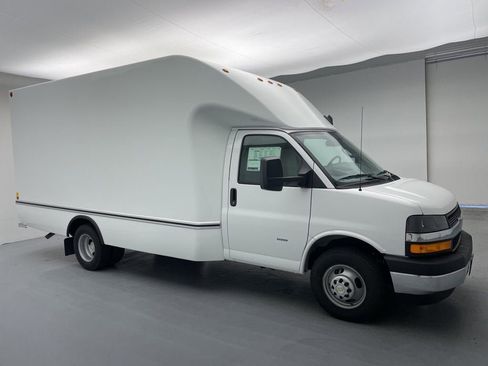New 2025 Chevrolet Express 3500 w/ Power Convenience Package RWD image 13