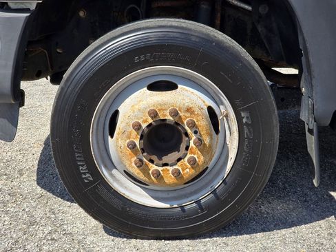 Used 2016 Ford F550 2WD Regular Cab Super Duty image 19