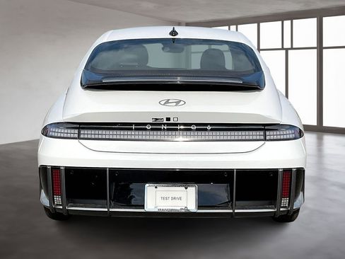 New 2025 Hyundai Ioniq 6 SE image 4