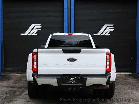 Used 2023 Ford F350 XLT AWD/4WD image 7