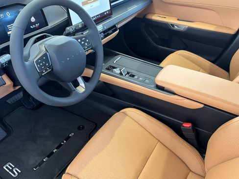 New 2026 Lexus ES 350e w/ Convenience Package FWD image 8