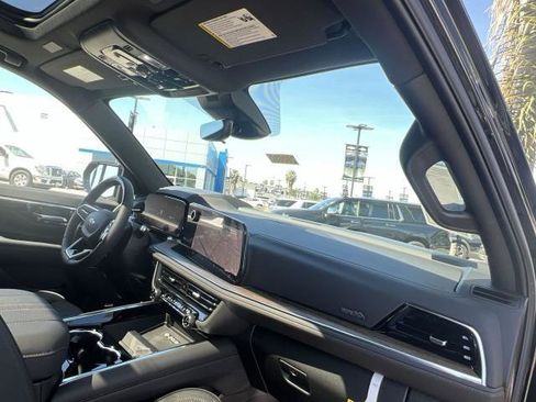New 2026 Chevrolet Tahoe High Country w/ LPO, Get Active Package AWD/4WD image 30