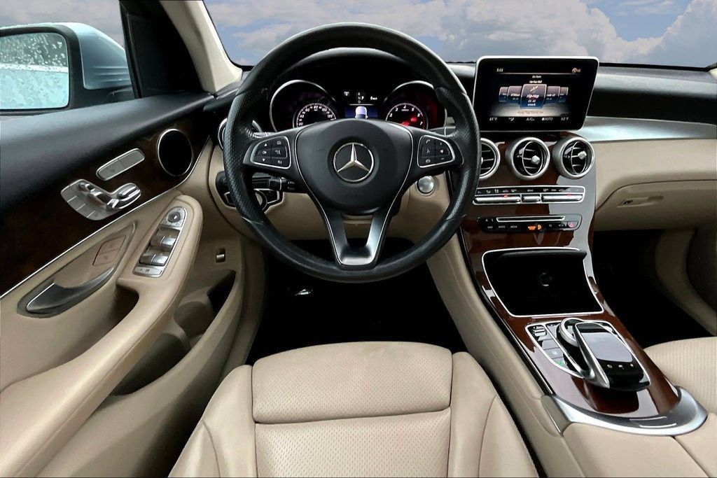 Used 2018 Mercedes-Benz GLC 300 4MATIC image 10