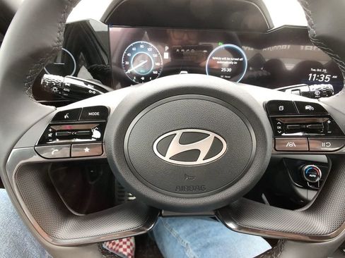New 2025 Hyundai Elantra SEL image 16