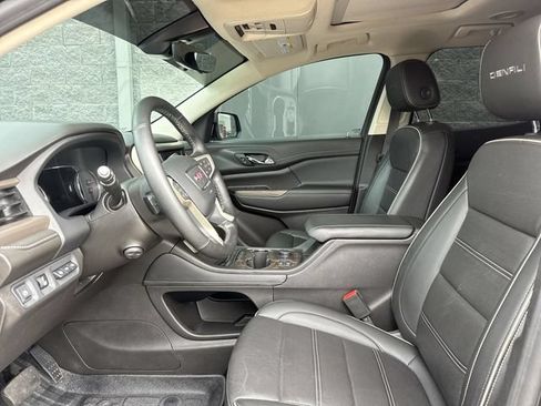 Used 2023 GMC Acadia Denali w/ Black Diamond Edition FWD image 12