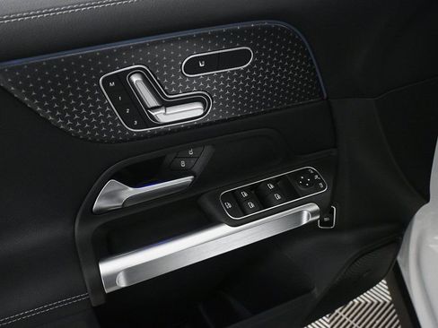 New 2026 Mercedes-Benz GLB 250 image 8