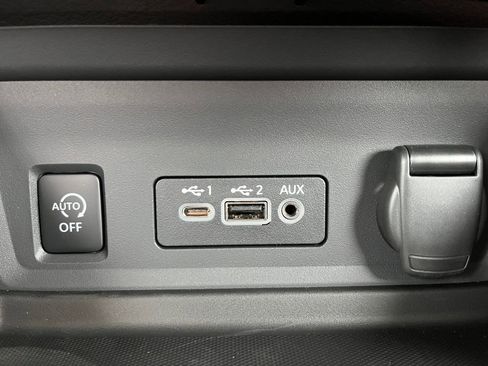 New 2025 Nissan Sentra SR w/ Midnight Edition image 25