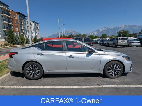Used 2024 Nissan Altima 2.5 SV FWD image 2
