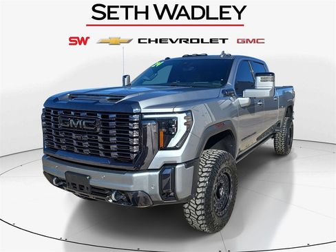 Used 2024 GMC Sierra 2500 Denali Ultimate image 3