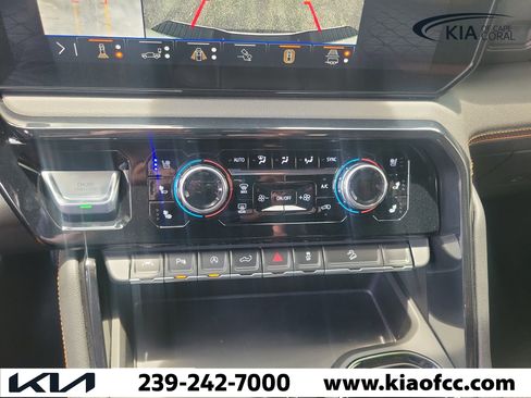 Used 2025 GMC Sierra 1500 AT4 w/ AT4 Premium Package AWD/4WD image 30