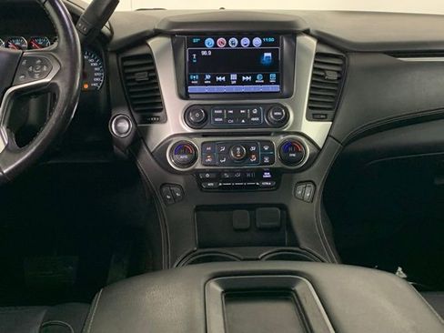 Used 2019 Chevrolet Suburban LT image 7