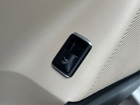 Used 2018 Mercedes-Benz CLA 250 4MATIC image 35