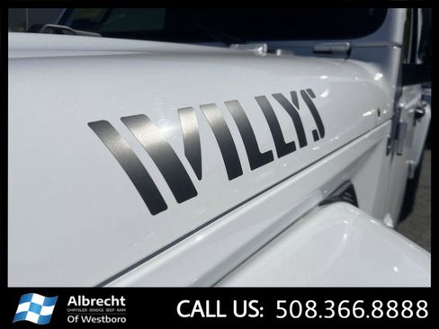 Used 2022 Jeep Gladiator Willys image 9