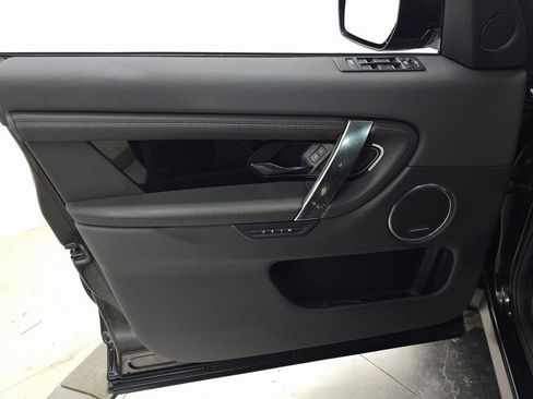 Used 2022 Land Rover Discovery Sport SE image 13