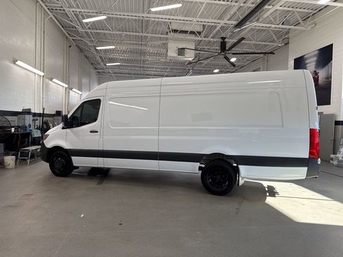 Used 2025 Mercedes-Benz Sprinter 3500 image 2