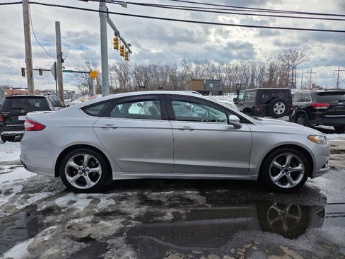 Used 2015 Ford Fusion SE w/ Equipment Group 201A FWD image 6