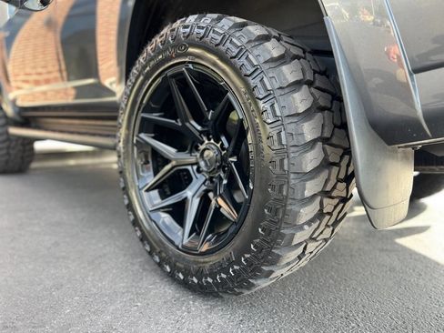 Used 2018 Toyota 4Runner SR5 Premium AWD/4WD image 33
