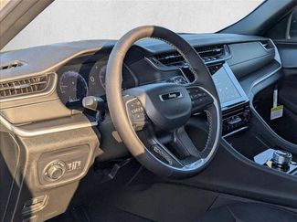 New 2025 Jeep Grand Cherokee L Laredo video 3