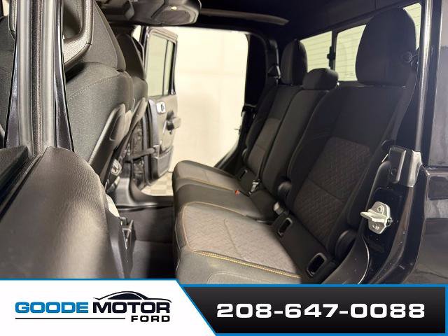 Used 2025 Jeep Gladiator Mojave w/ Convenience Group AWD/4WD image 20